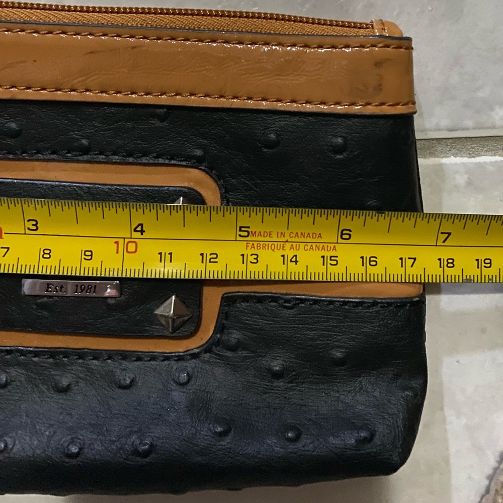 GUESS Black and Tan coin purse - Picture 4 of 4